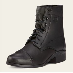NWT- Ariat Woman’s Scout Lace Paddock Boot- 10016413- Size 7.0B